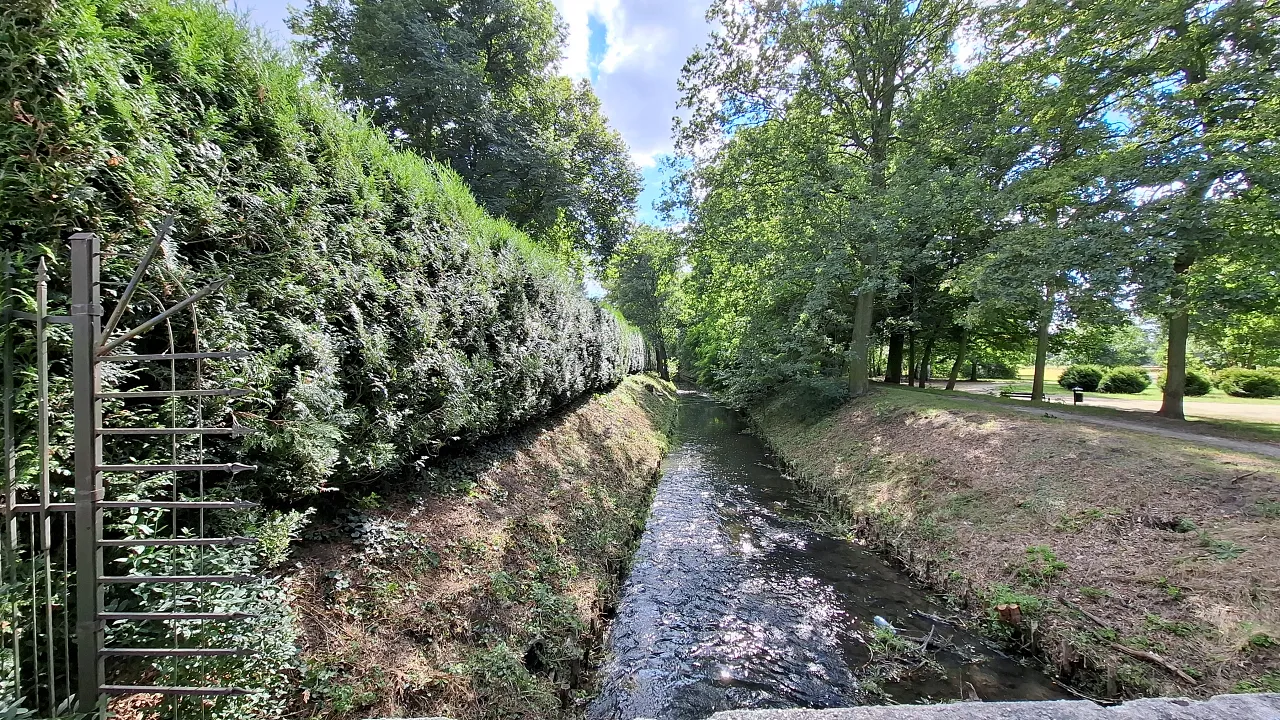 Rzeka Stobrawa przepływająca przez Park Miejski w Kluczborku