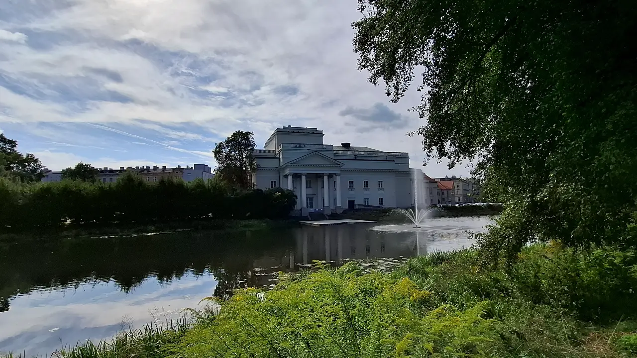 Teatr im. Wojciecha Bogusławskiego nad wodą w Kaliszu